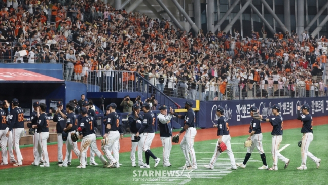 '33년을 기다렸다' <b>한화</b>가 12연승이라니, '14G 연속 매진' 이글스 열풍은...