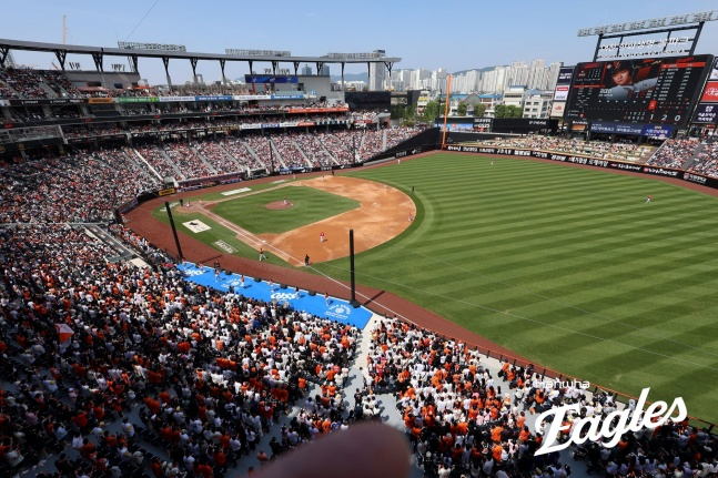 [오피셜] 연일 KBO 관중동원 새역사! 중심엔 <b>한화</b>가 있다, 홈 18경기 연속...