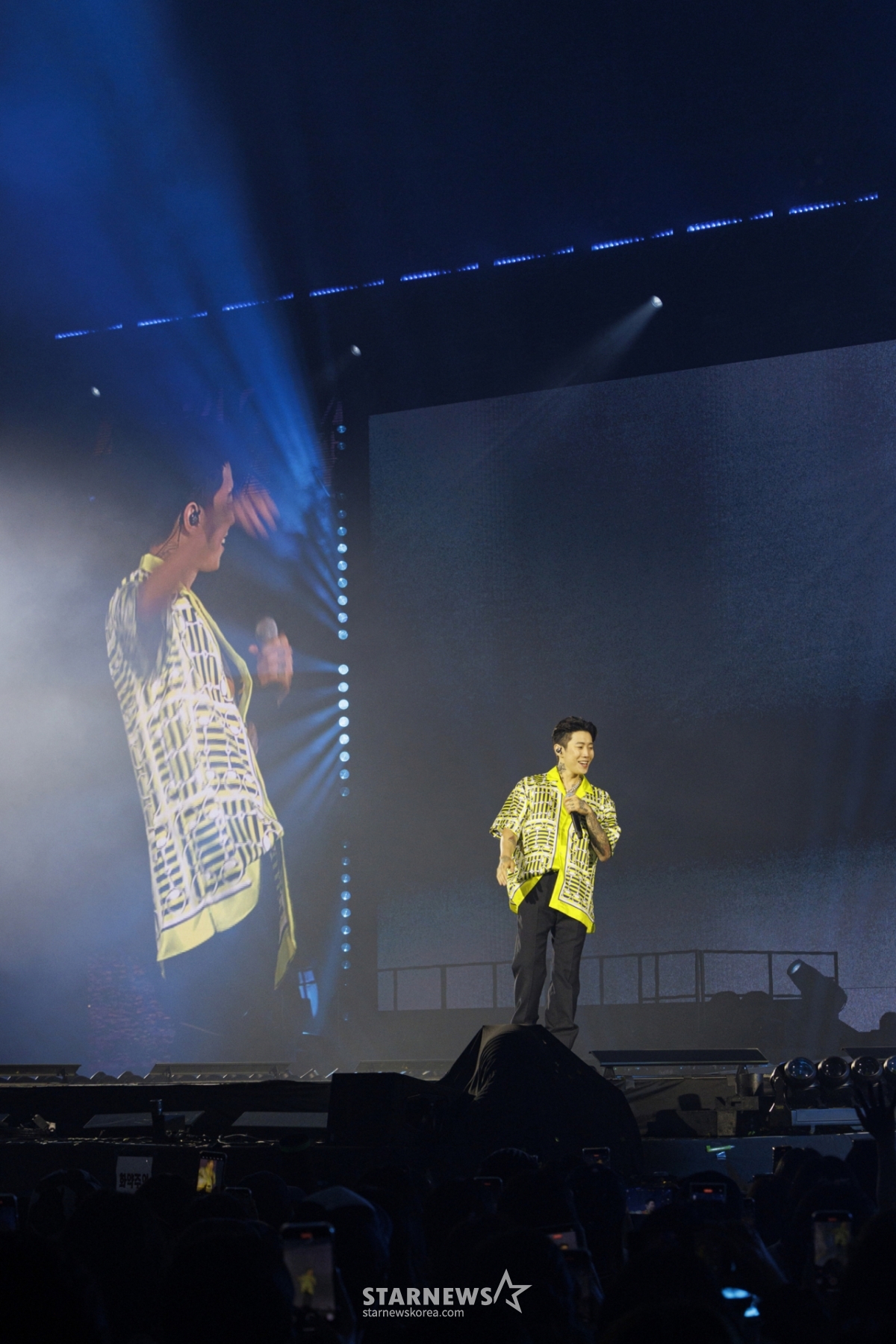 "특별하게" <b>박재범</b>, 6년만 콘서트..옷도 무대도 찢었다 [스타현장][종합...