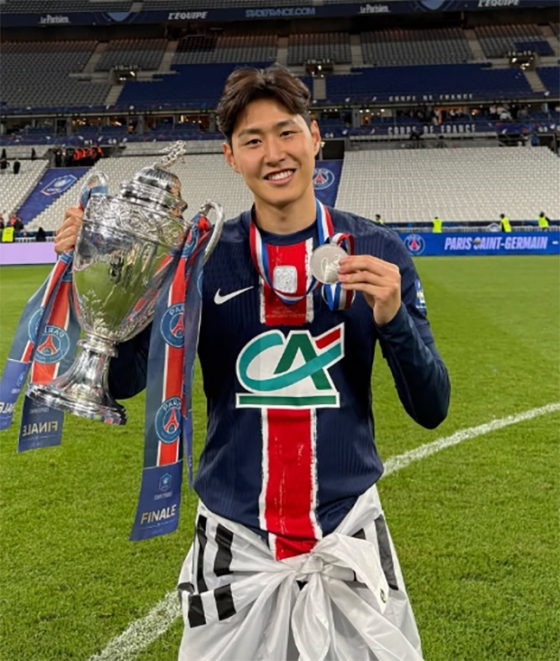 '난 PSG 선수 아니야' <b>이강인</b>, 직접 '소속팀 지운 이유' 있었다... "LEE, 새...