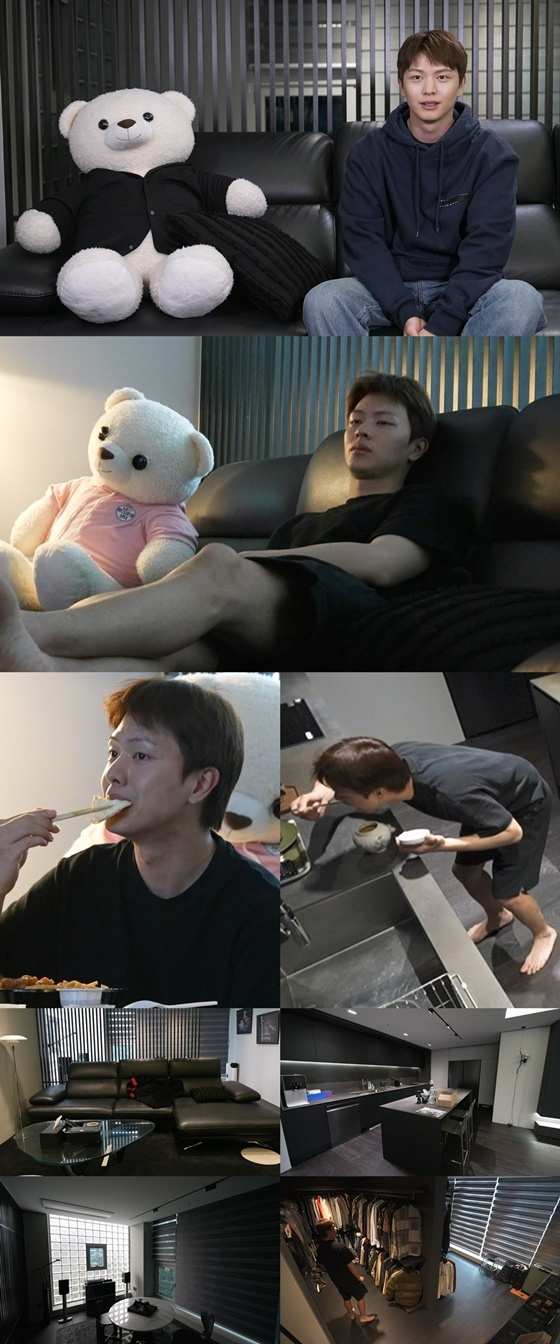 '자취 8년차' <b>육성재</b>, <b>블랙</b> 광인 '동굴 <b>하우스</b>' 공개 [나혼산]
