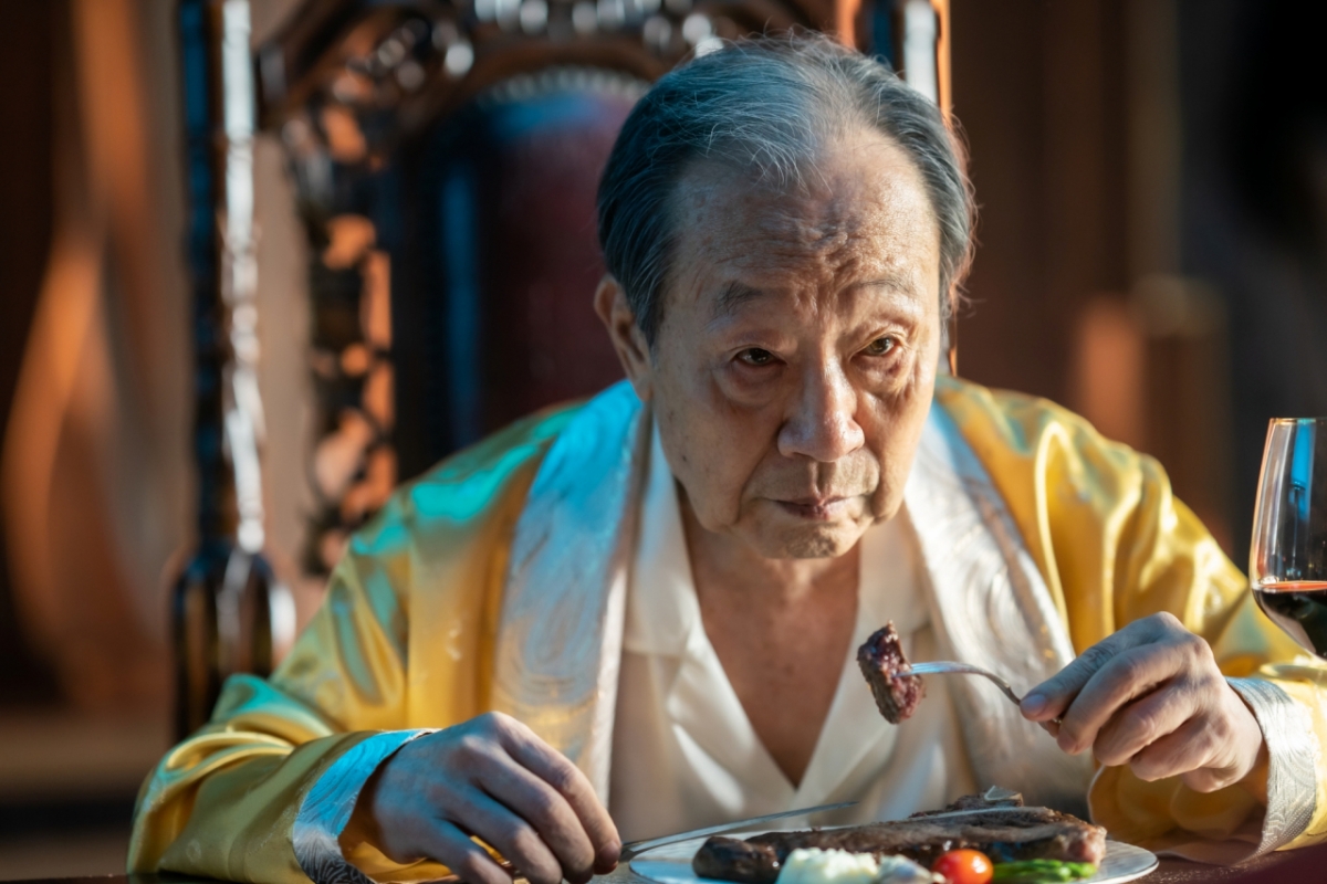 '<b>하이파이브</b>' 신구, 젊음 얻었다..사이비 교주로 악역 파격 변신
