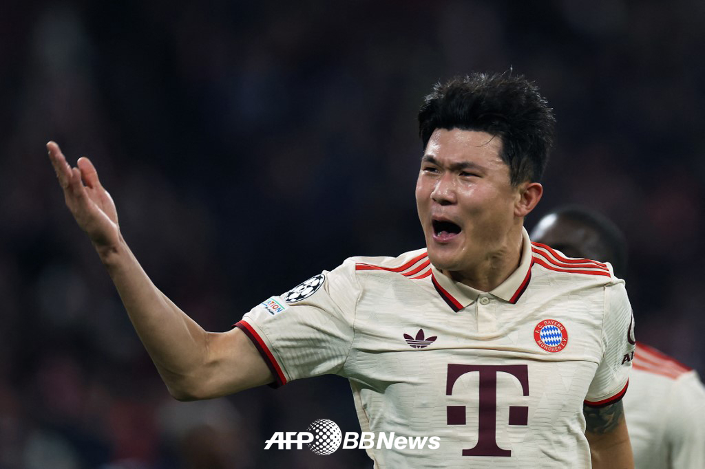 단장이 <b>김민재</b> 에이전트 직접 만났다! PSG 이적 급물살→쏟아지는 빅클...