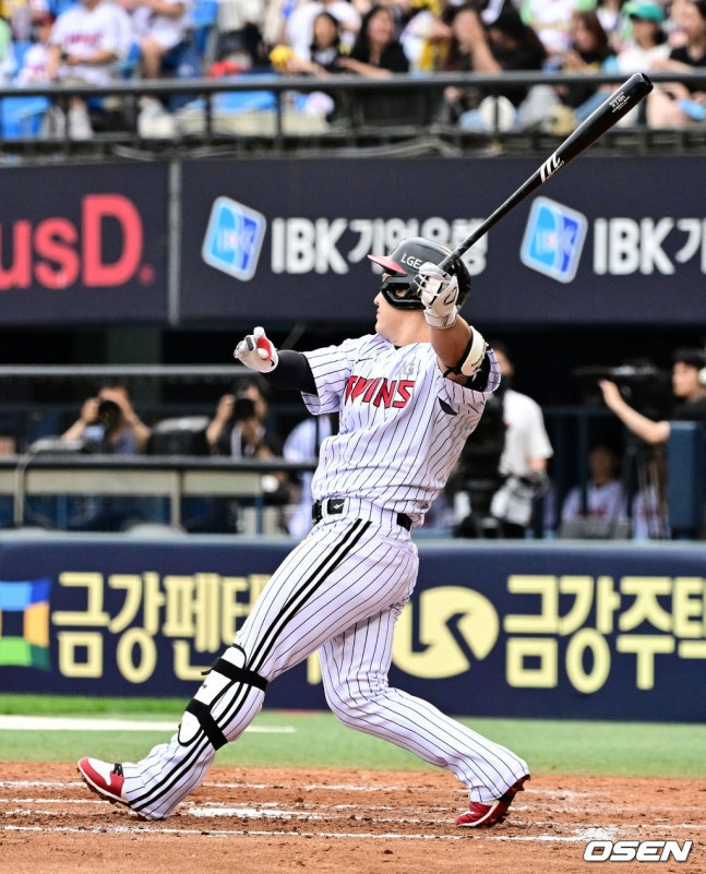 '사령탑 총력전 의지 안 전해졌나' 실수 연발 2위 LG, 9위 두산에 5-6 패...