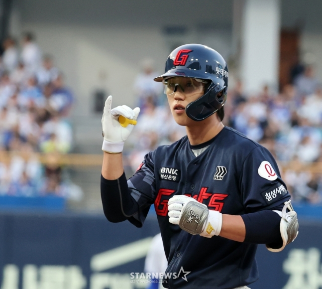 '롯데 6명·<b>삼성</b> 5명' KBO 올스타 베스트12 확정→<b>한화</b> 김서현, 역대 팬...