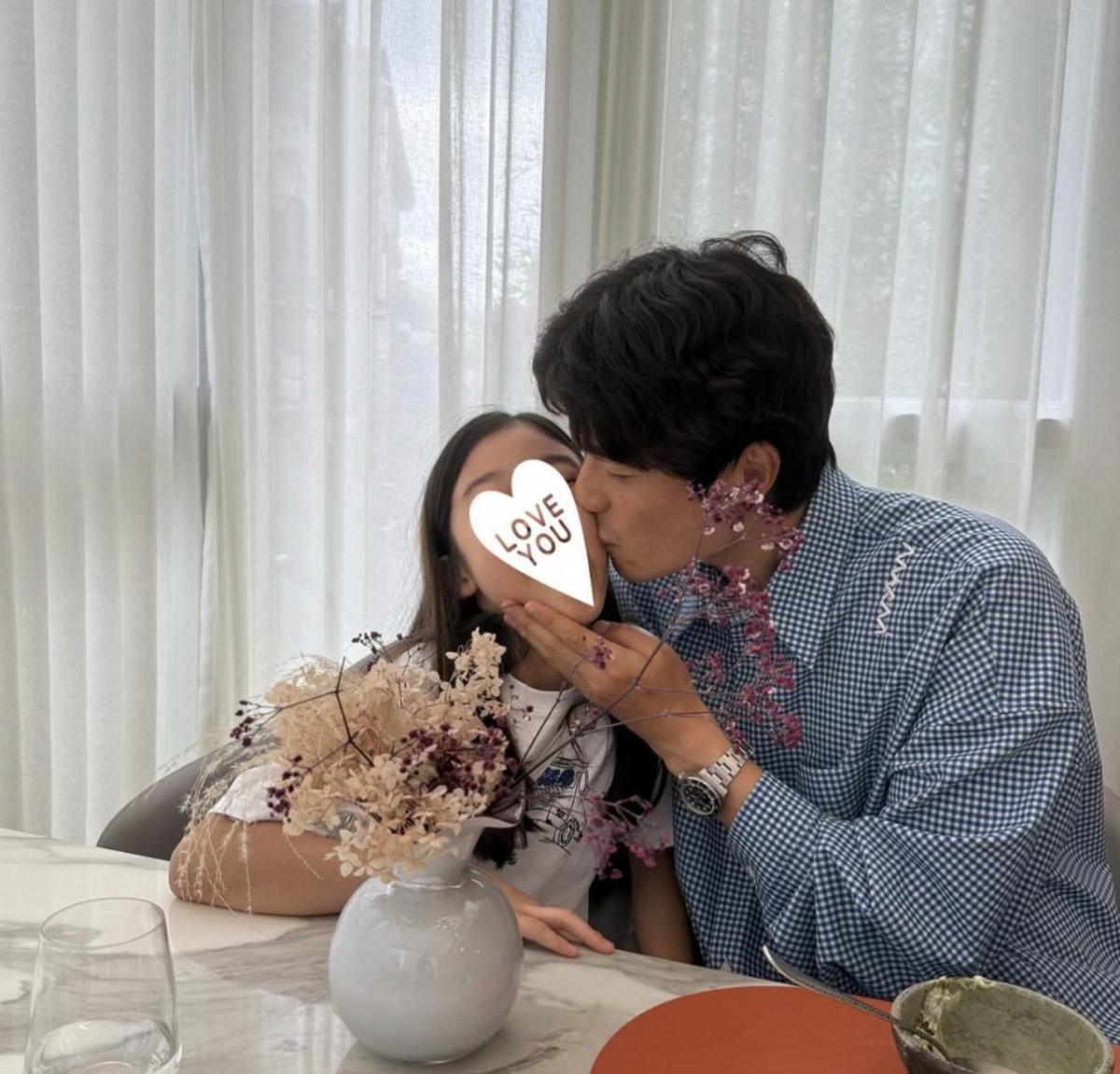 연상연하 부부의 '<b>결혼 12주년</b>'..<b>한혜진</b> "<b>기성용</b>, 착한 남편·바보 아...