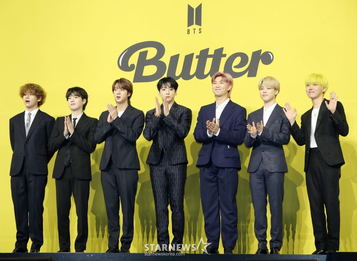 '큰 거 온다' BTS, 내년 <b>완전체 컴백</b>..신보·월드투어 예고 [스타이슈]