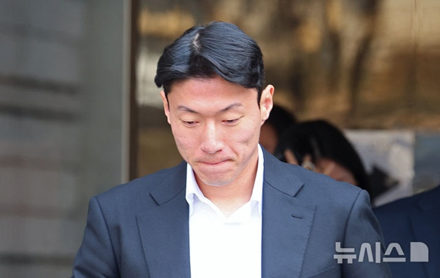 [오피셜] '불법촬영 혐의' <b>황의조</b> 소속팀 찾았다→유럽 생활 2년 더... 알...