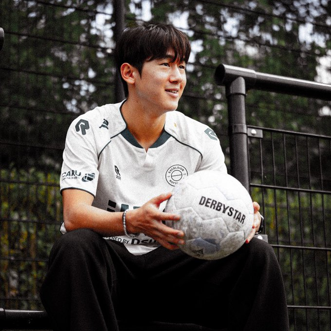 <b>윤도영</b> 오피셜을 '일본어'로 전하다니... EPL <b>브라이턴</b> 황당 실수, 사과...
