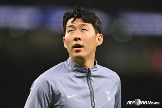 "SON <b>주장</b> 맞아요?" 돌직구 질문에 '여유만만' 프랭크 감독 "좋은 질문,...