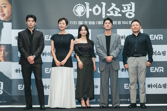 '<b>아이쇼핑</b>' <b>덱스</b> 아닌 배우 김진영, <b>액션</b> 하다 블랙아웃 겪었다..염정아...