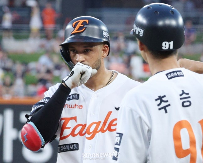 '<b>10연승 도전</b>' 선두 <b>한화</b>, 2G 연속 타순 유지→김태연·리베라토 테이블...
