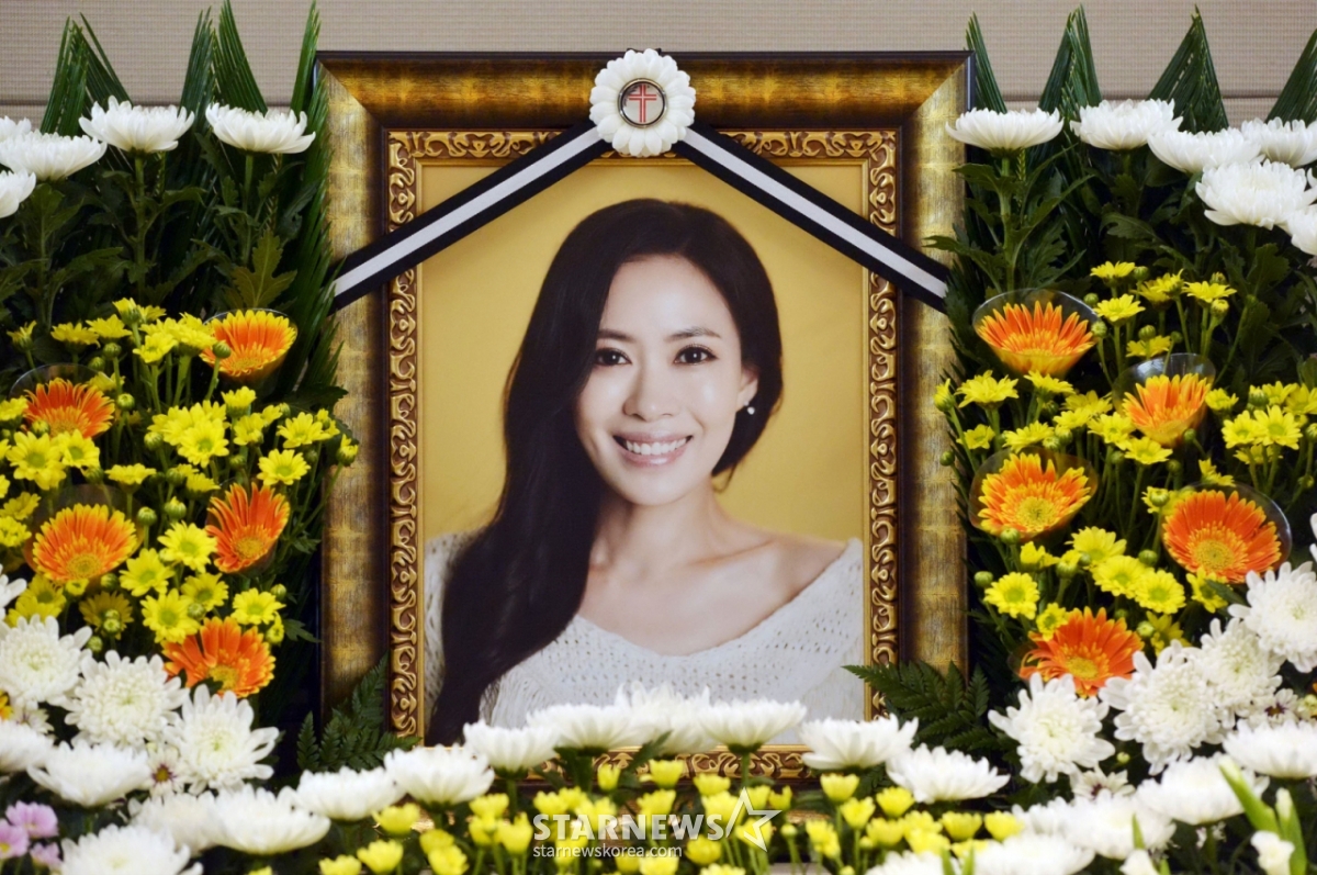 '<b>위암 투병</b>' 故<b>유채영</b>, 벌써 11주기..남편 "변해가는 모습 미안해"