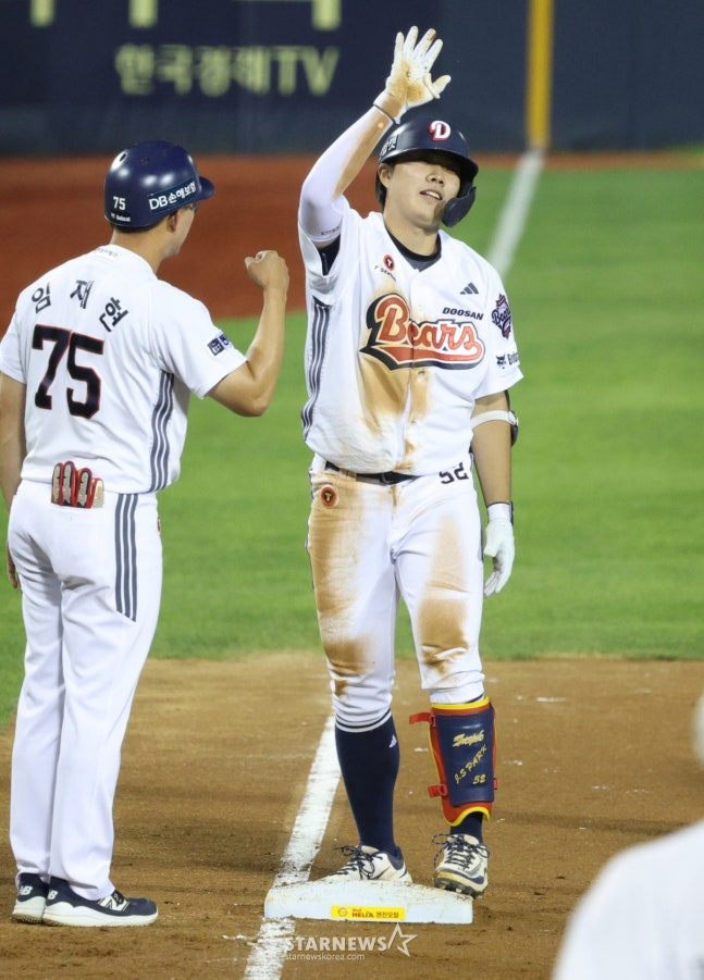 '폰세 70구 조기강판' <b>한화</b>-<b>두산</b>, 4시간 혈전에도 승패 못 가렸다... 연장...