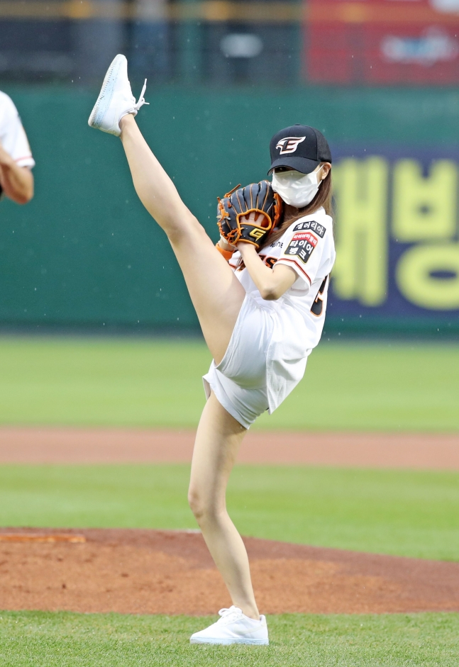 같은 '사생활'인데..<b>이미주</b>, '<b>이진영 열애설</b>'은 '송범근 결별설' 때와 다...