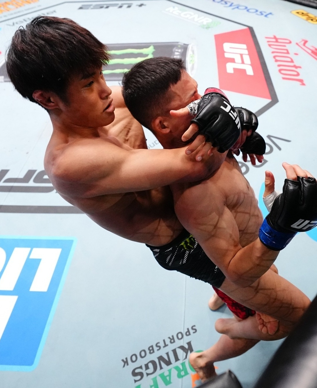 'UFC 랭커 도전' <b>박현성</b>, '세계 6위' 日 <b>타이라</b>에 2라운드 서브미션 <b>패배</b>...