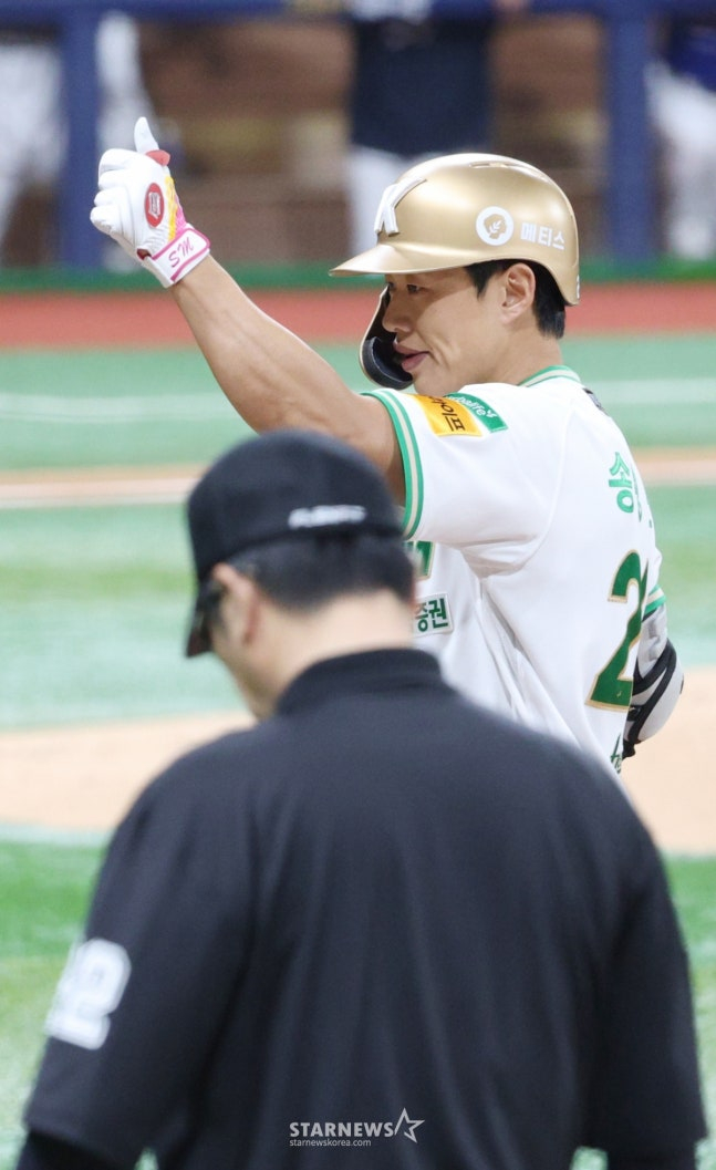 "<b>송성문</b>·<b>폰세</b> 보러 왔다" ML 폭발적 관심, 11개 팀 스카우트가 日 오키...
