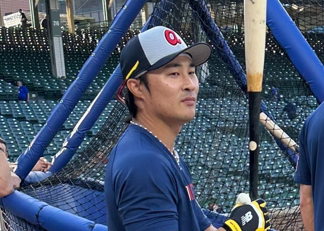 'ATL 데뷔전부터 <b>멀티히트</b> 폭발' <b>김하성</b>, 교체 없이 유격수 소화하며 건...