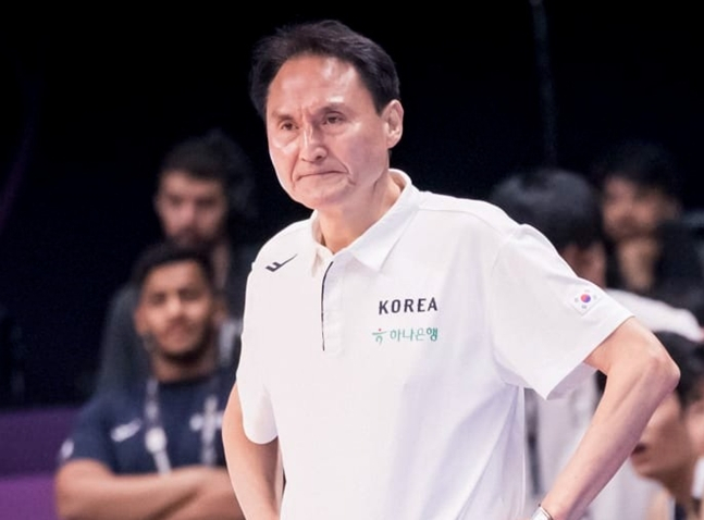 남자농구대표팀, '원팀' 외쳤던 <b>안준호 감독</b>과 끝내 <b>결별</b>→"외국인 지도...