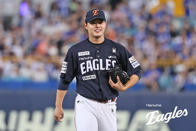 '문동주 11승+김서현 30SV' <b>한화</b>, 갈 길 바쁜 삼성 잡고 <b>3연승</b>→1위 LG에...