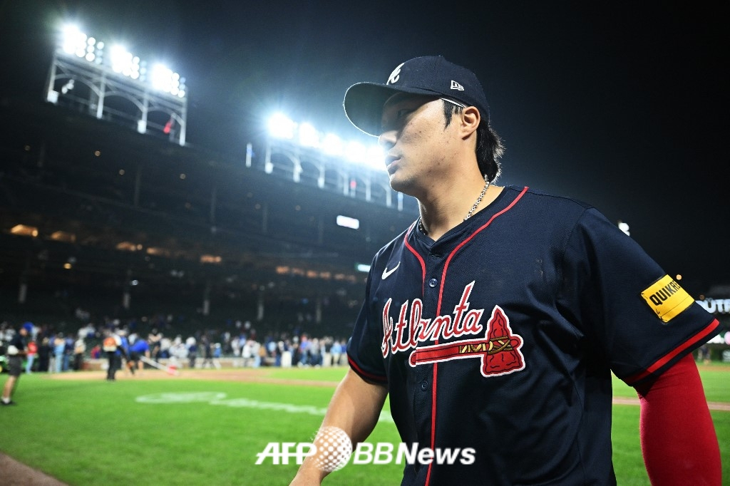 '위풍당당' <b>김하성</b>! 드디어 새 유니폼 입고 안방에서 첫 안타 신고, <b>멀티</b>...