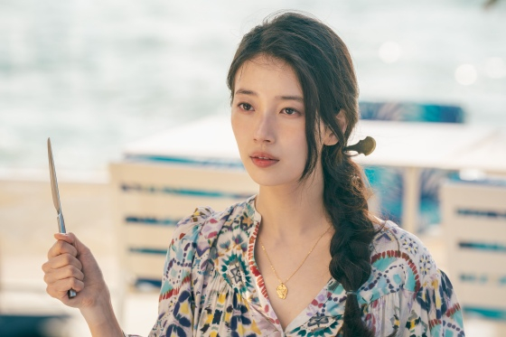 수지에 소원 빌라는 김우빈..'<b>다 이루어질지니</b>' 캐릭터 스틸컷 공개