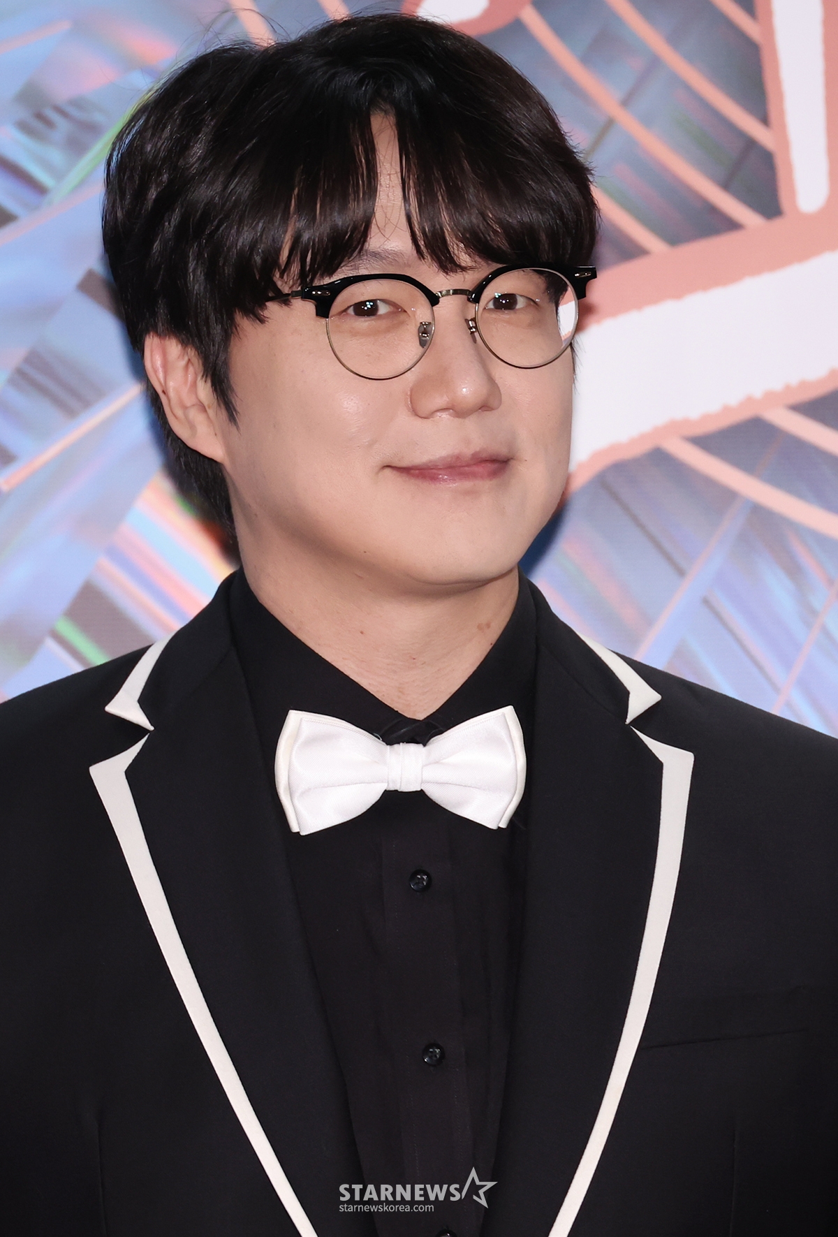 '1인 기획사 불법 운영' <b>성시경</b>, <b>논란</b> 후 <b>유튜브 재개</b>.."임슬옹에 너무...