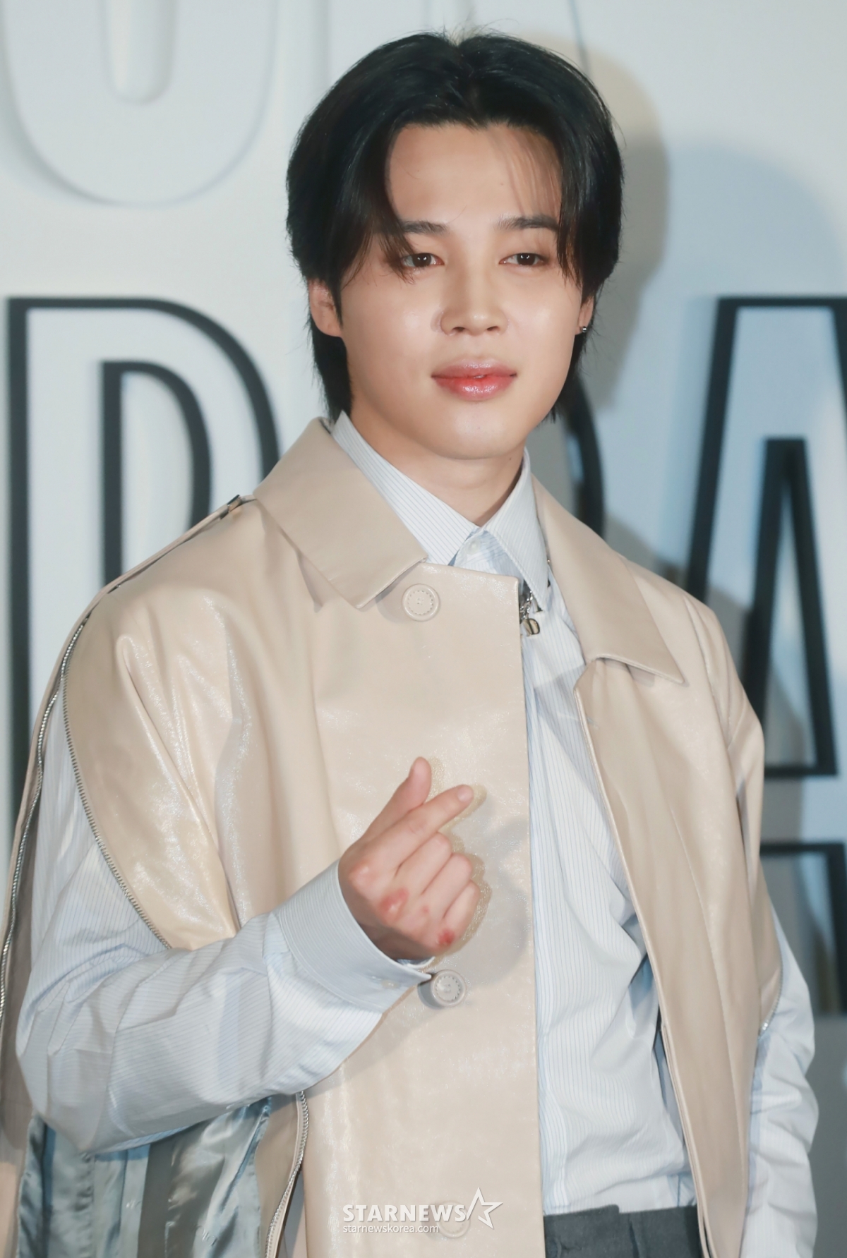 아버지와 동생까지..BTS <b>지민 삼부자</b>, 최초 가족 기부<b>클럽</b> 등재