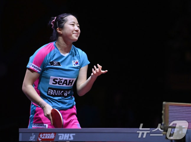 '와' <b>신유빈</b> 대이변! 세계랭킹 4위에 3-2 짜릿한 역전 드라마, 中 만리장...