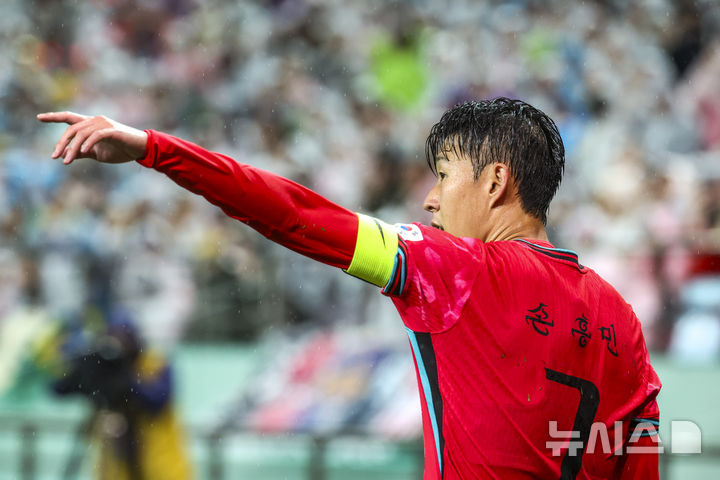 英 떠난지가 언제인데, 토트넘→<b>EPL</b>까지 <b>손흥민</b> 찬양! "<b>레전드</b>, 한국 A매...