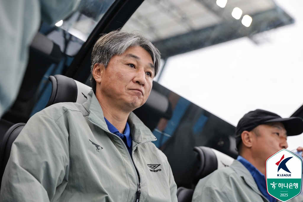 수적 열세에도 인천과 비긴 '천적' <b>성남</b>, 전경준 감독 "뒤집지 못한 게...
