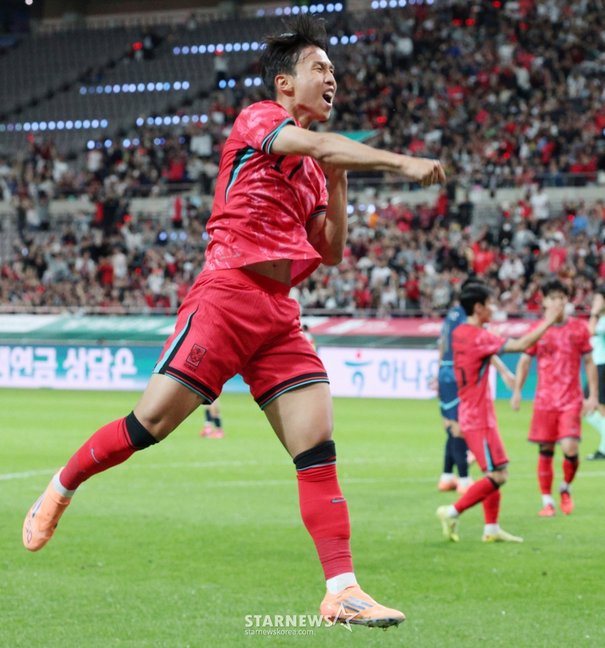 '엄지성·오현규 연속골 폭발' 한국, <b>피파랭킹</b> 37위 <b>파라과이</b>에 2-0 완승...