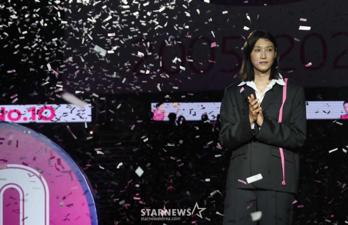 [포토] <b>김연경</b> 10번은 <b>영구 결번</b>