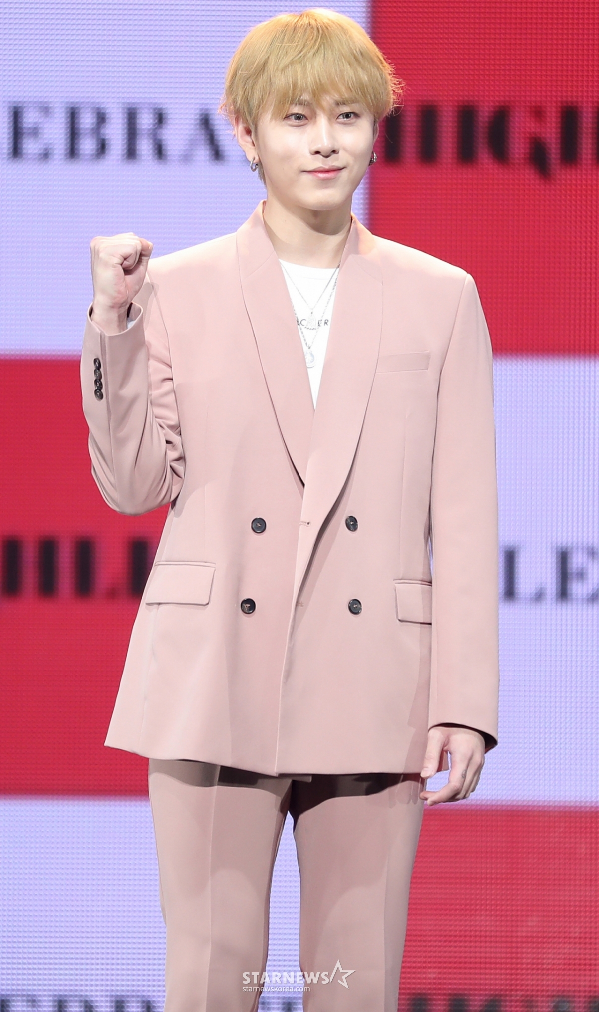 '정준영 불법영상 시청' <b>용준형</b>, 하이라이트로 소환 <b>논란</b>..퇴출 멤버 넣...