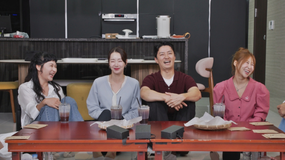 소이현, <b>인교진</b> 사심 폭로 "사귀기 전인데..자꾸 <b>키스신 리허설</b>하자고"...