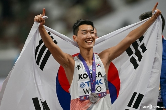 '<b>전국체전 10회</b> 우승 진기록' <b>우상혁</b>, 다음 목표는 내년 AG이다 "아직 우...