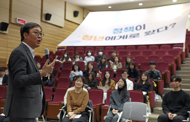 <b>최휘영</b> 문체부 장관, '<b>청년정책 소통</b>간담회' 참가... '8대 대표 과제' 공...