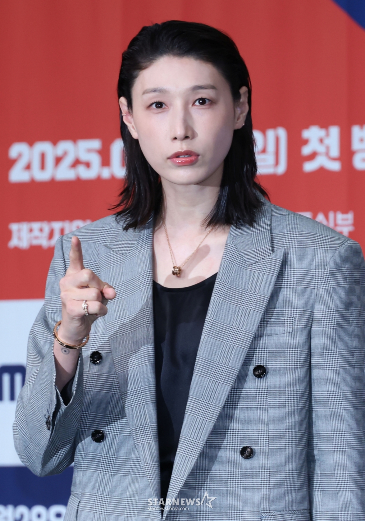 <b>김연경</b>, '<b>신인감독</b>' <b>대본 의혹</b>에 직접 입 열었다 "난리 날 것" [스타이슈...