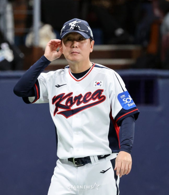 '대표팀 첫승' <b>류지현 감독</b> "<b>젊은 불펜</b> 투수들, 국제대회 경기력 확인할...