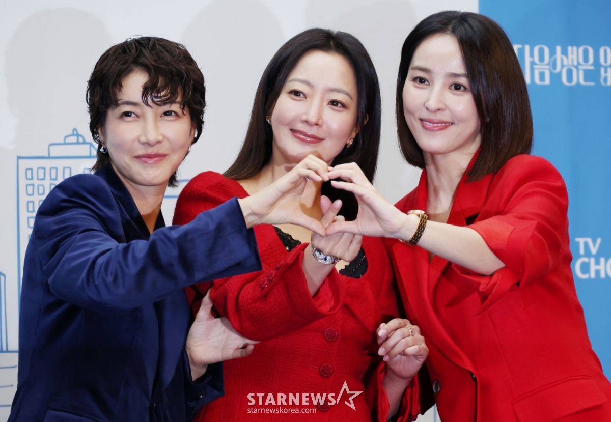 김희선, 경쟁작 <b>이정재</b>에 돌직구 "'얄미운' 뭐요? 거기 <b>멜로</b> 공감하시냐...