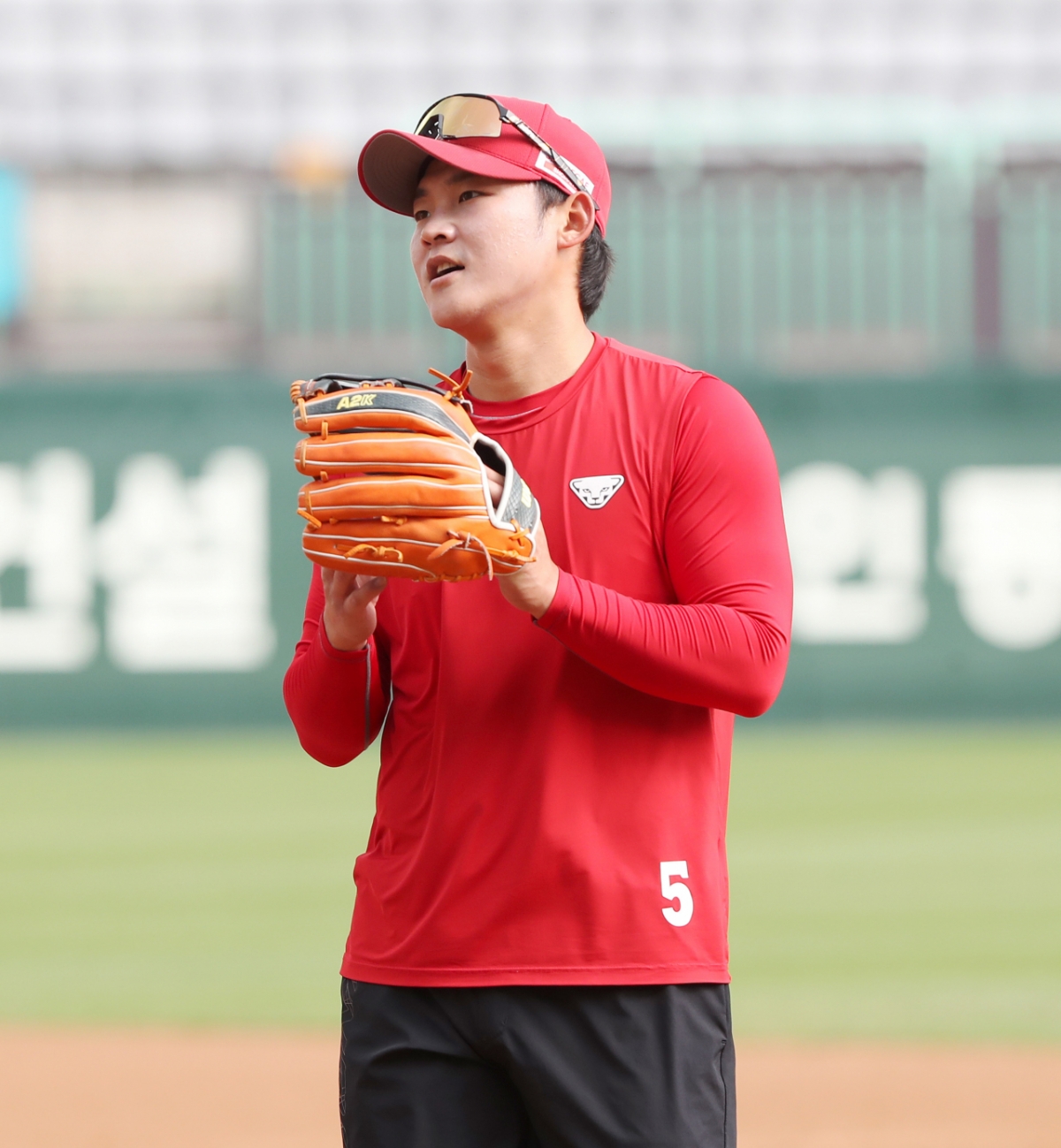 [오피셜] '1:2 트레이드' 주인공, 28세에 전격 현역 <b>은퇴</b> 선언 '한국시리...