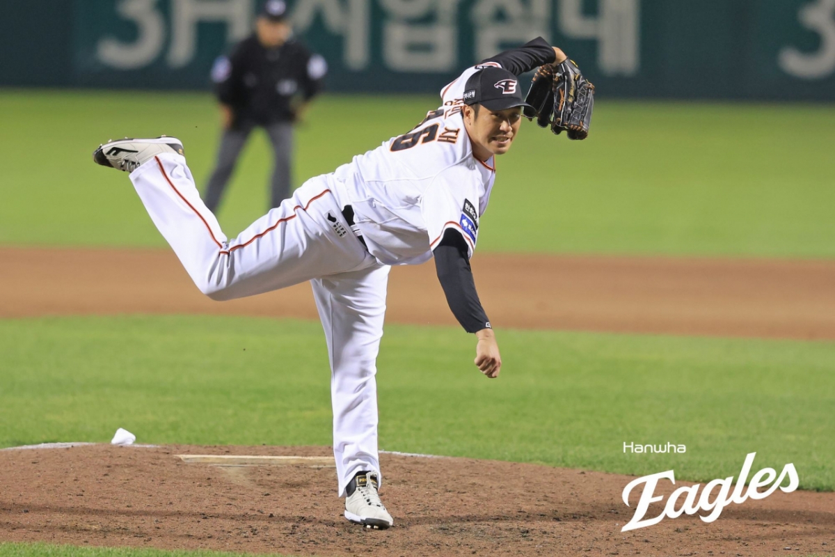 [오피셜] '<b>강백호</b> 가세' 한화 방출 칼바람 'FA 백전노장' 등 6명 재계약...