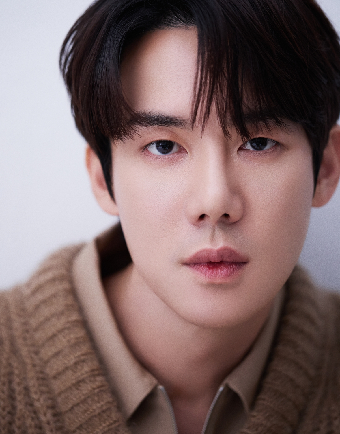 유연석, 귀신 보고 빙의 됐다..신들린 변호사 예고 (<b>신이랑 법률사무소</b>...