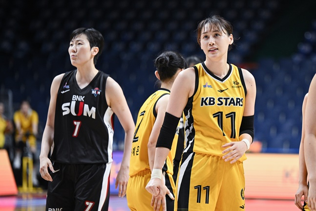 BNK 화력 대폭발! 혜진-소희-혜지-소니아 57점 합작→<b>KB</b>전 4연패 탈출+2위...