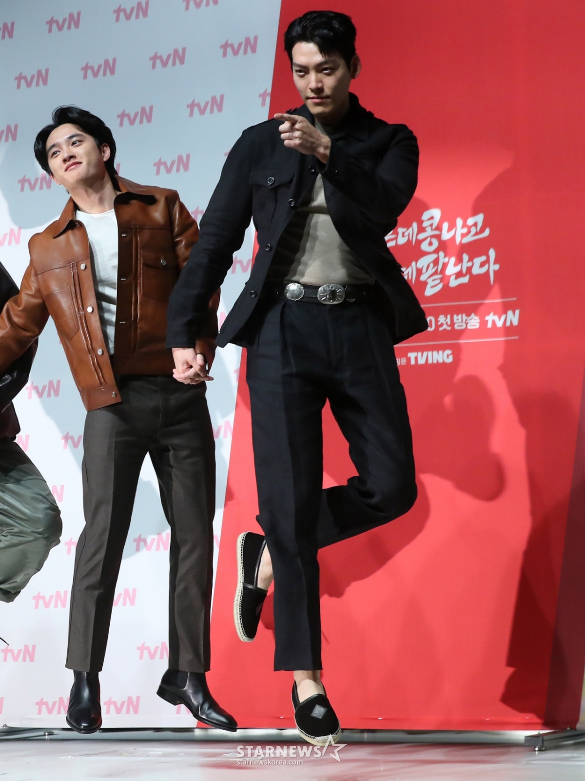 <b>도경수</b>, 김우빈신민아 결혼식 축가 불발.."아쉽지만 <b>엑소</b>가 먼저"[인...