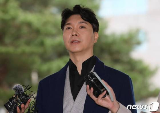 [속보]<b>박수홍 친형</b>, 2심서 징역 3년 6개월 법정구속..형수 오열