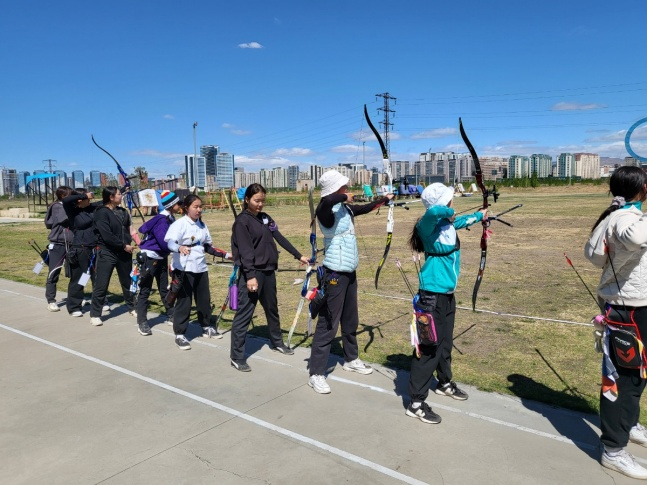 '몽골엔 지도자-네팔엔 장비 지원' 대한양궁협회, 亞 3국에 맞춤형 지원 "양궁 매개로 스포츠 외교 힘쓰겠다"