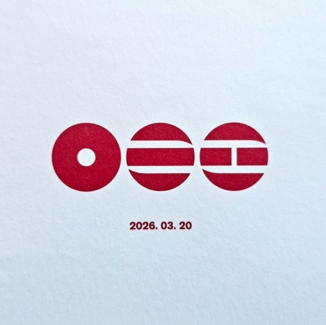 はがきに書かれたメンバーの手書きメッセージのクローズアップ