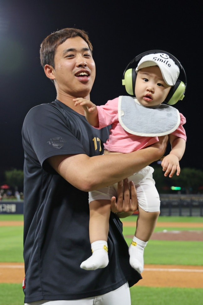결국 삼성으로 떠나다 "KIA 유니폼 더 이상 못 입어 너무 아쉽지만..." 9년 함께한 팬들 향해 '진심어린 작별 인사' 남겼다