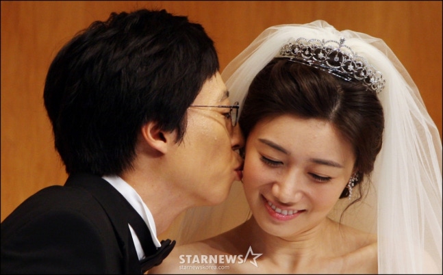 "이분을 뵙게 될 줄이야" 녹화장 술렁..유재석♥나경은 부부 궁합 점쳤던 '촌철살인' 역술가 등판 [유퀴즈]